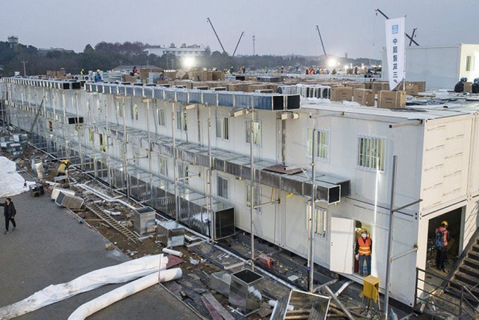 Trung Quốc: Bệnh viện dã chiến Hỏa thần sơn bắt đầu tiếp nhận bệnh nhân nCoV